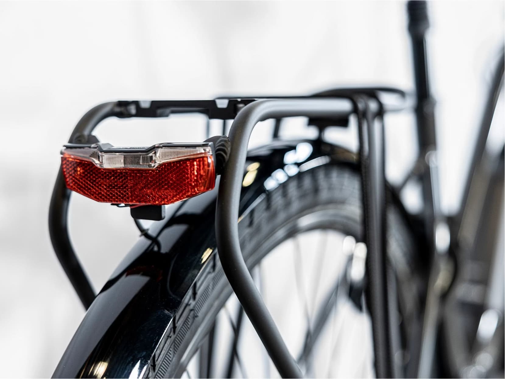 Vélo Électrique Trek Verve+ 2 Stagger Shimano Acera/Altus 9V 500 Wh Noir 2023 – Image 7